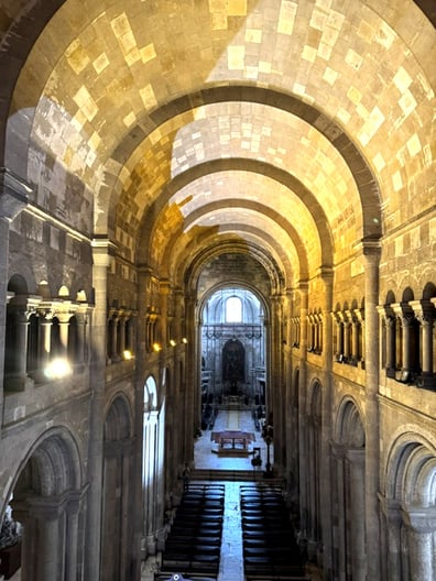 03-9978-lisbon-se-cathedral-nave
