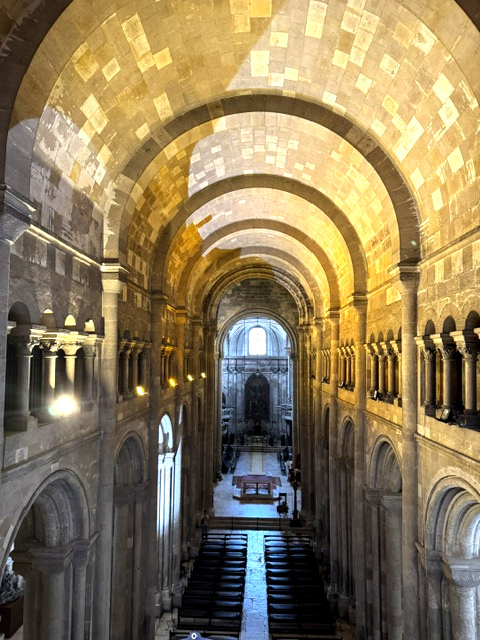 03-9978-lisbon-se-cathedral-nave